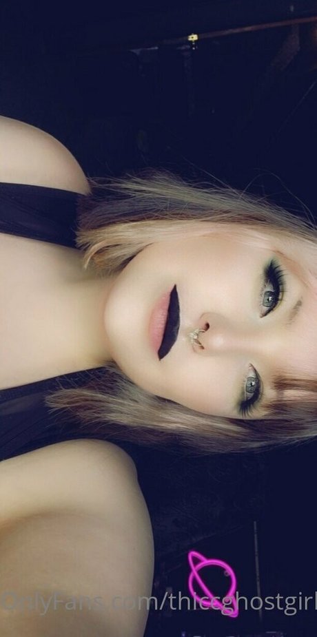 thiccghostgirl beau modèle archive