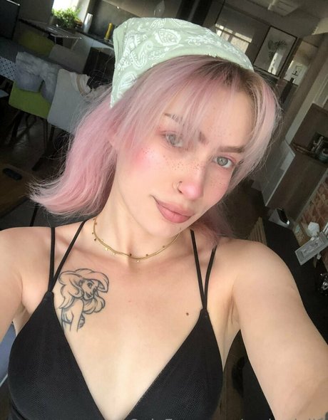 emiardeli2 étoile adulte image