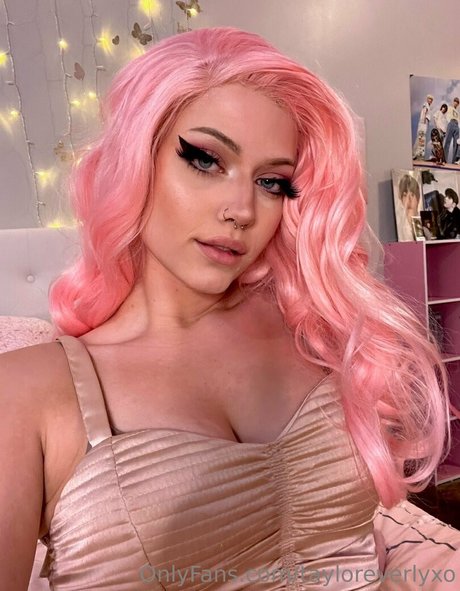 tayloreverlyxo étoile sexy des photos