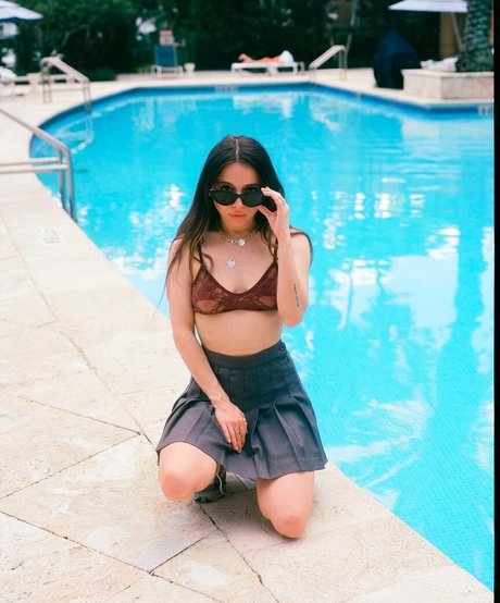 Esther Povitsky actrice adulte collection