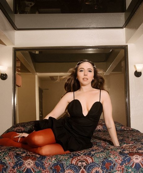 Esther Povitsky jolie star du porno des photos