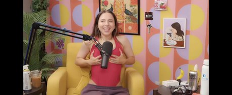 Esther Povitsky jolie actrice img