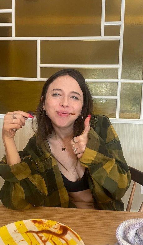 Esther Povitsky étoile chaude galeries