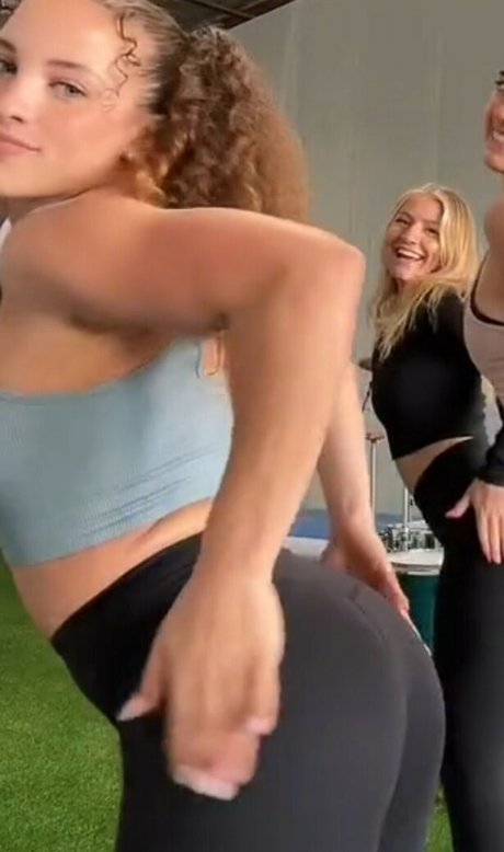 blonde aux gros seins onlyfans nue xxx images