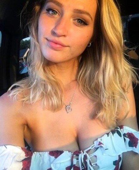 Gabby Downing étoile chaude img