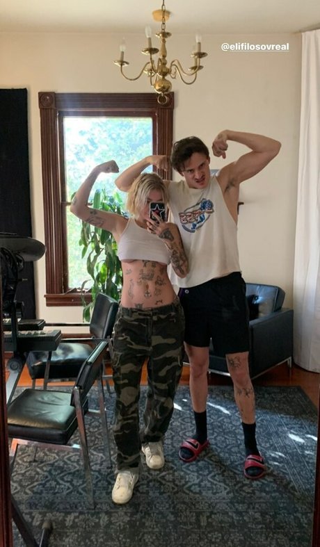 Velvetears haut de star du porno img