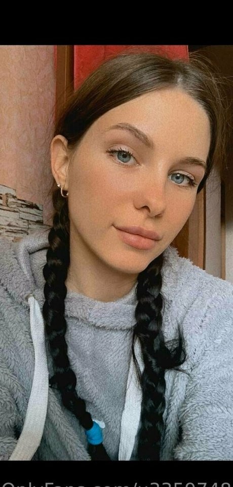 fille courbée dà côté onlyfans parfait meilleur images