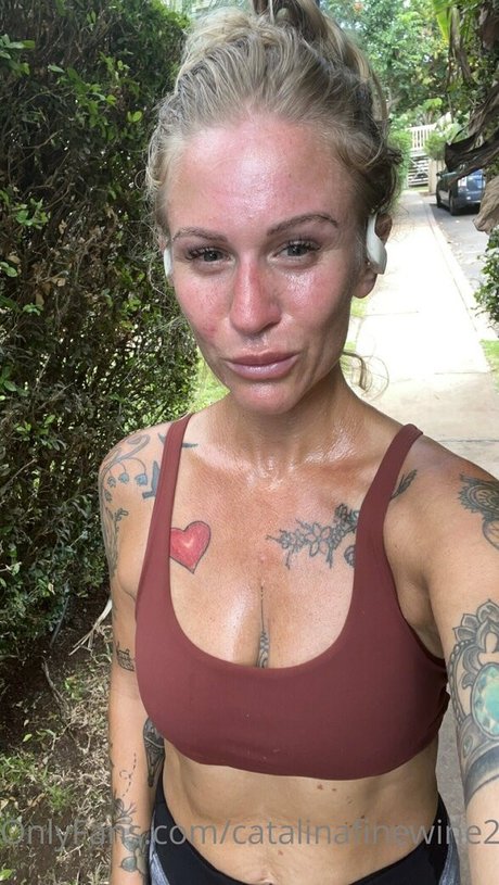 catalinafinewine2023 modèle joli image