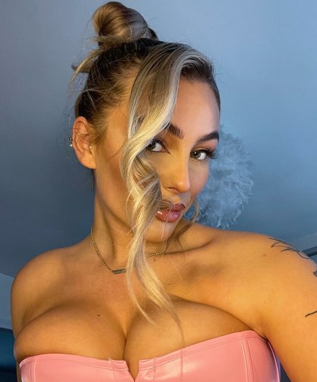 Danielle Tilly Wright star exclusive img