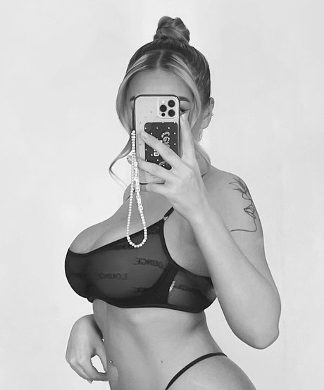 Danielle Tilly Wright modèle magnifique photos