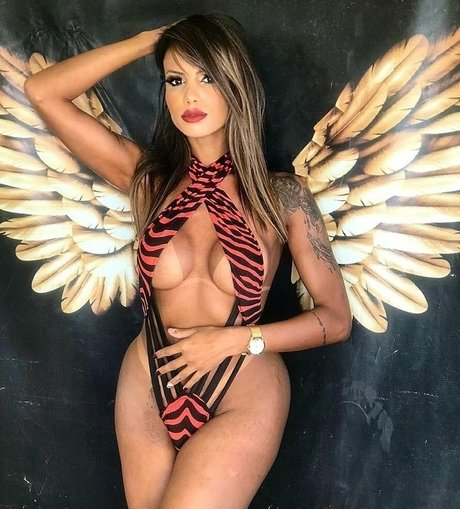 Carine Kishi star du porno exclusive image