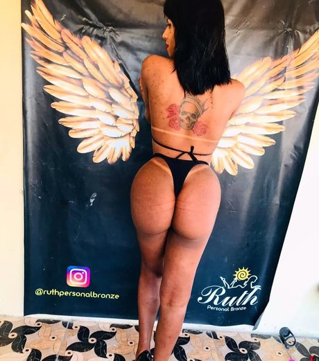 Carine Kishi actrice adulte collection