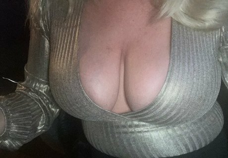 uniquilyyours star du porno nue collection