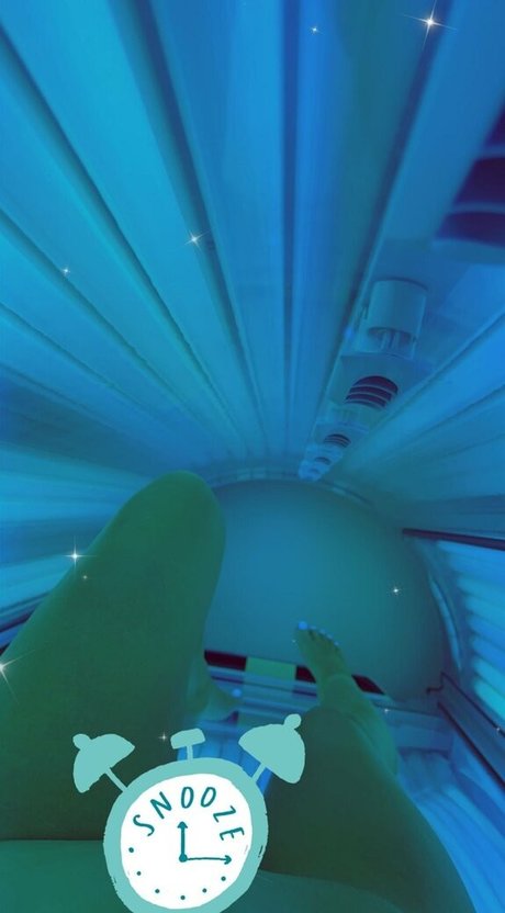 andi111 modèle artistique galeries