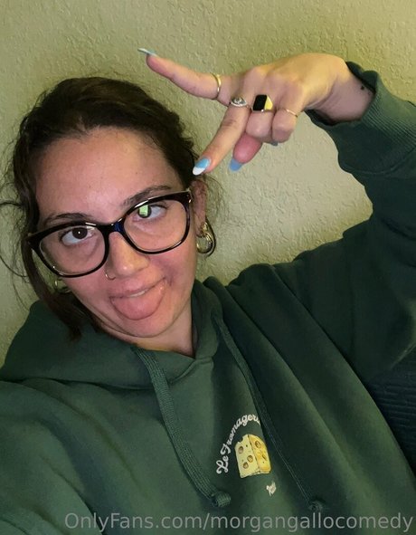 fille courbée dà côté onlyfans érotique de haute qualité galerie