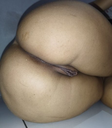 mikynha oficiall modèle sexy des photos