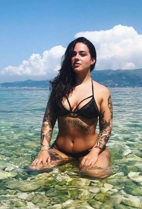 Francesca Vicari modèle nu photo