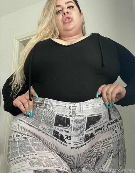 natashacrown free modèle nu collection