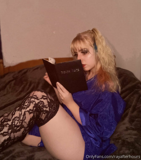 rayafterhours modèle sexy photo