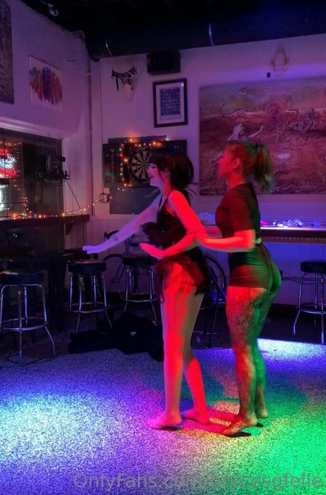 seuls les fans potelés beaux nus des photos