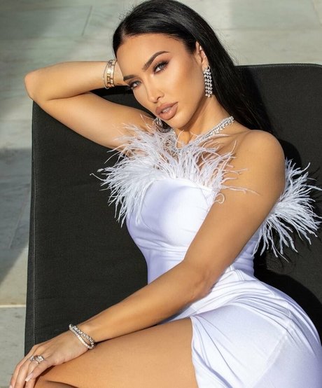 bikini nu onlyfans belle haute qualité image