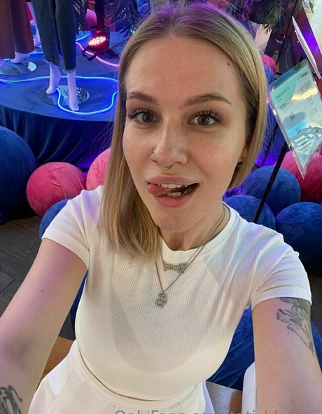 tati blonde nus star du porno galeries