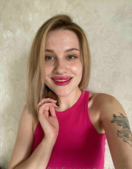 tati blonde art modèle archive