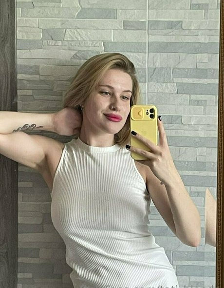 tati blonde actrice de sexe img