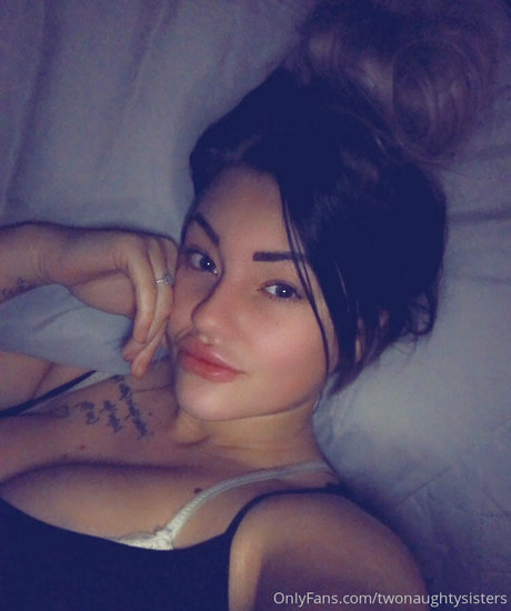 twonaughtysisters actrice adulte photo
