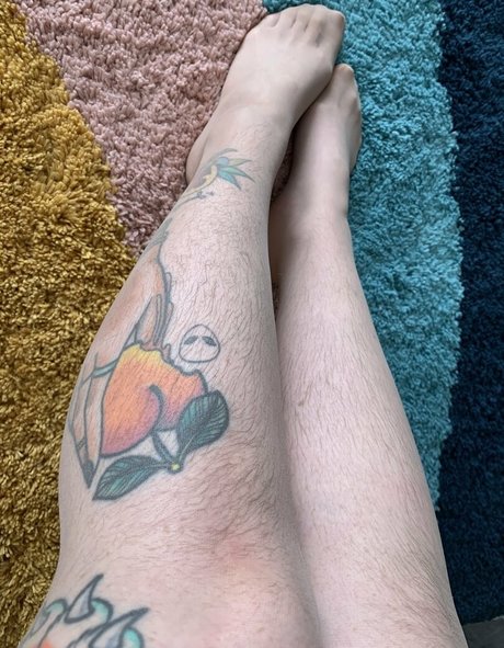 adora belly actrice de grande qualité photos