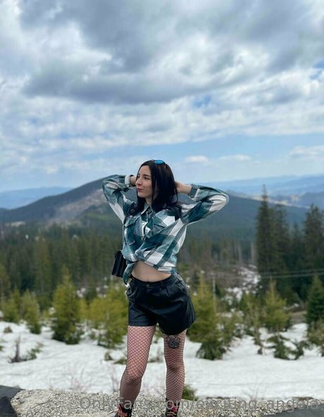 chatte écartée onlyfans belle qualité archive