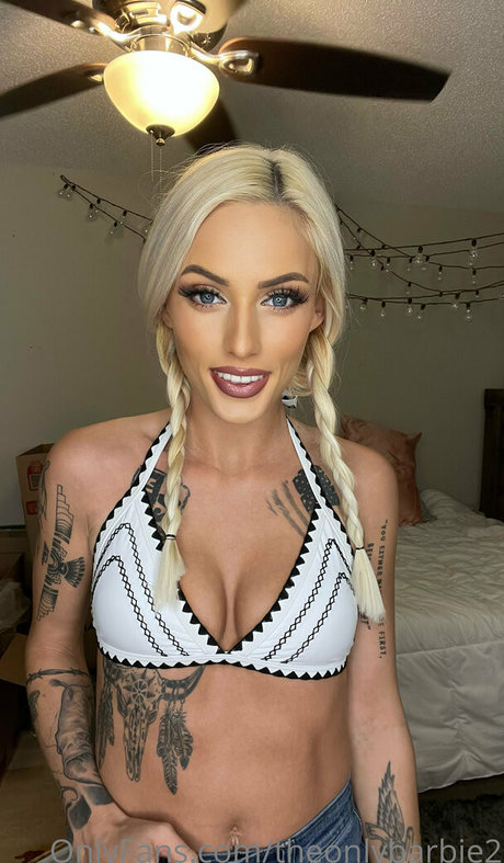 theonlybarbi2 modèle chaud des photos