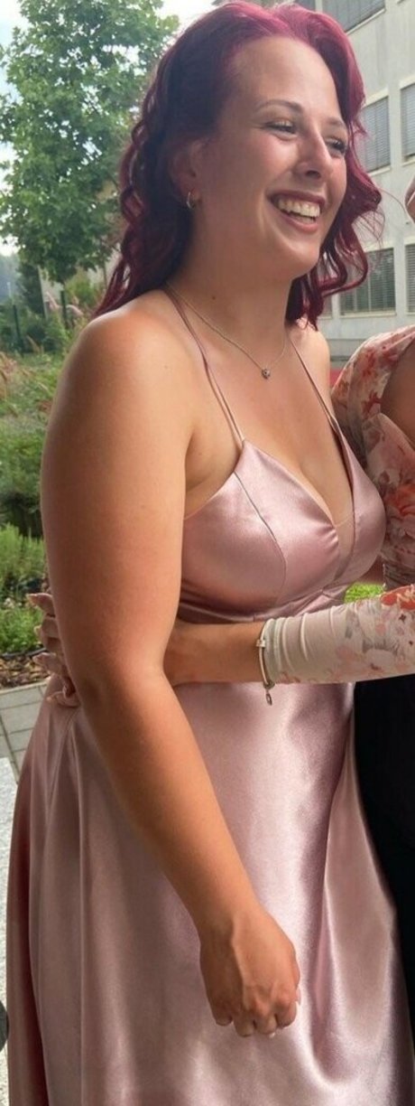 Pika Mikelj modèle porno archive