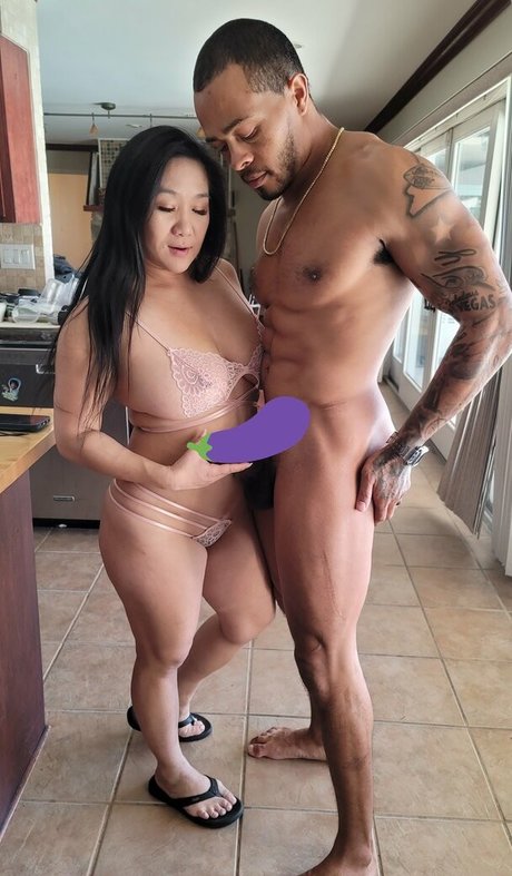 Song Lee star du porno chaude image