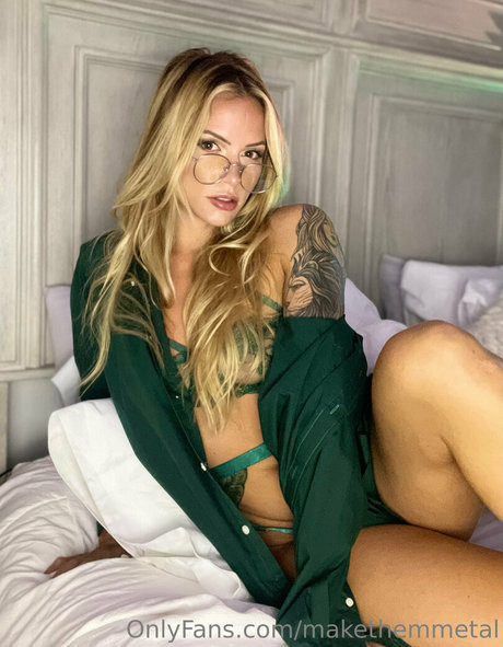 makethemmetal star érotique photos