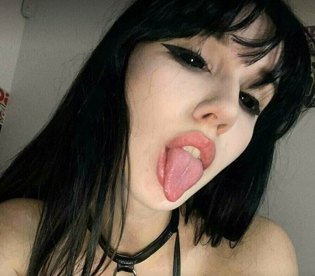 modèle de bikini onlyfans sexe artistique img