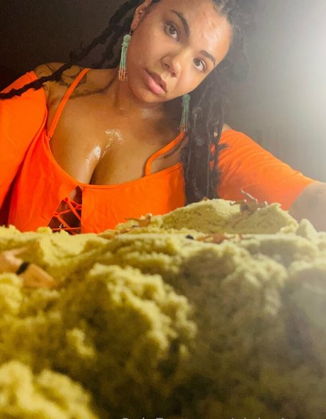 infirmière brune onlyfans adulte de haute qualité photo