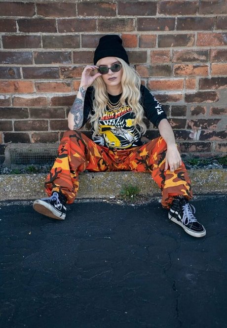 freemadbadvoodoo étoile nue galerie