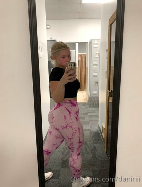 Daniriii joli modèle galerie