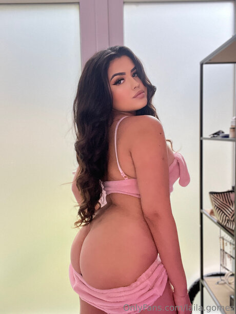 laila gomez art modèle images