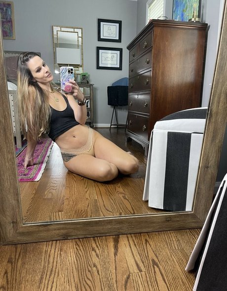 Peach Perfect actrice nue des photos