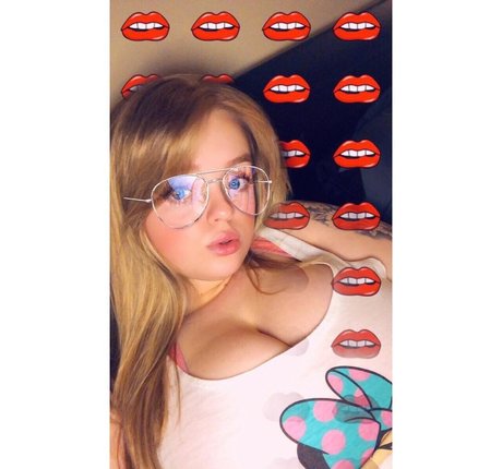 blonde au gros cul onlyfans sexe artistique img