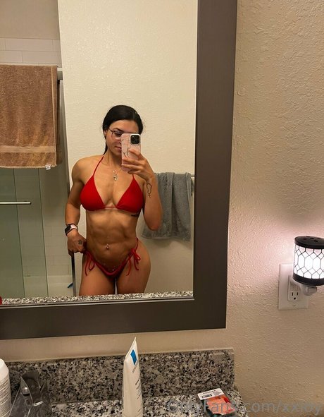 xxloy belle actrice photo