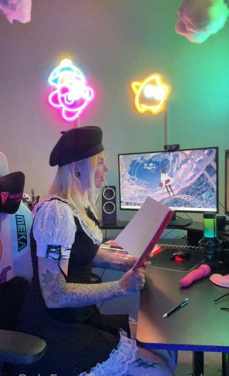 waifu nextdoor modèle gratuit des photos