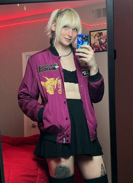 RoseWaltzEX modèle érotique photo