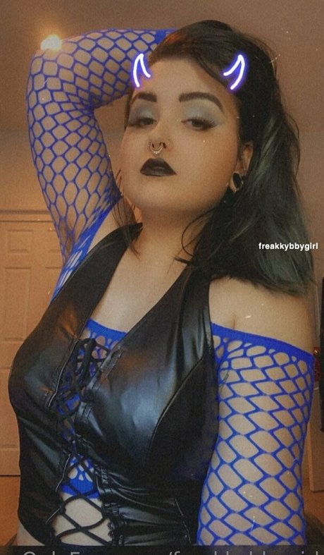 freakkybbygirl jolie actrice photos