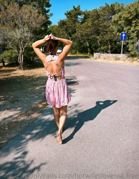 hotwifeslovenia free modèle érotique images