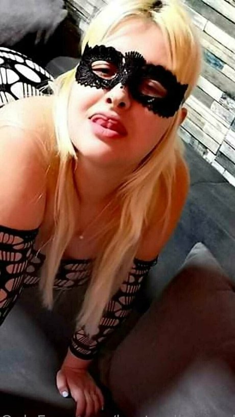 busty diamond art de star du porno images