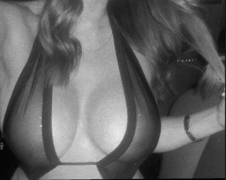 tatouages ​​blonds onlyfans érotique xxx galeries