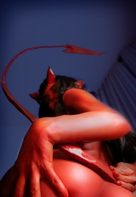 The Little Vampyr modèle pornographique img